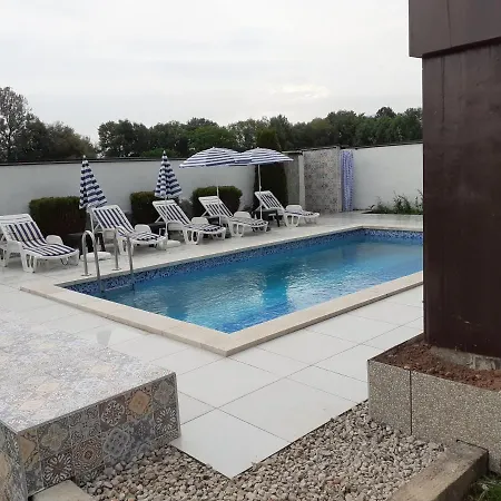 Zaara Villa